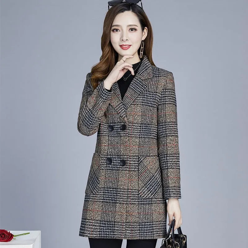 DOROTHY | LANG RUTET KÅPE BLAZER