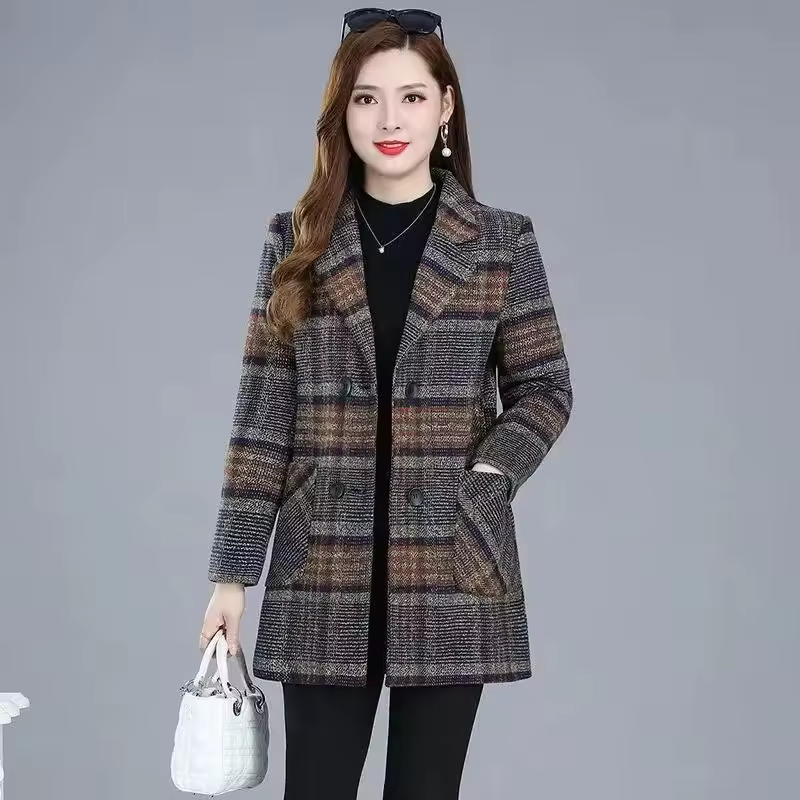 DOROTHY | LANG RUTET KÅPE BLAZER